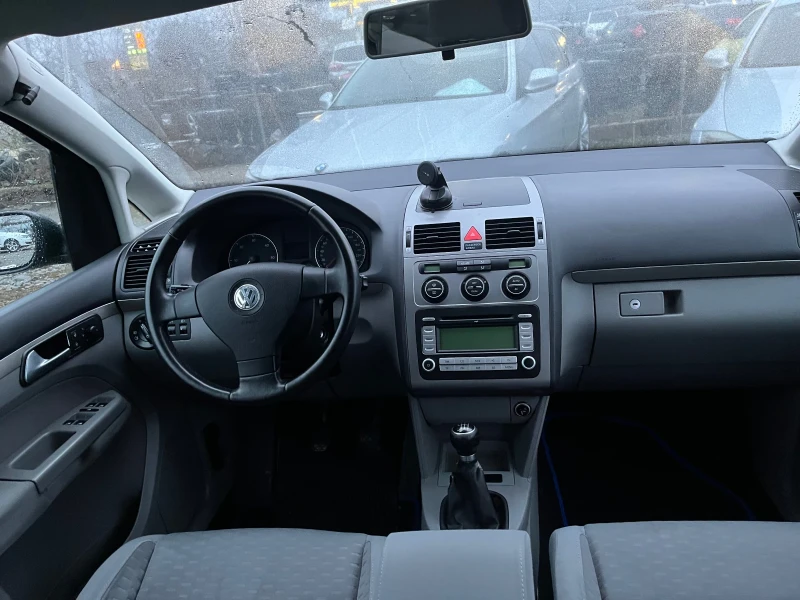 VW Touran 1.9TDI-105-FEIS-ITALIA, снимка 14 - Автомобили и джипове - 53002680
