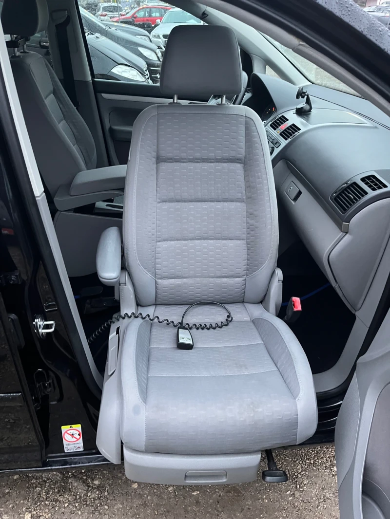 VW Touran 1.9TDI-105-FEIS-ITALIA, снимка 12 - Автомобили и джипове - 53002680