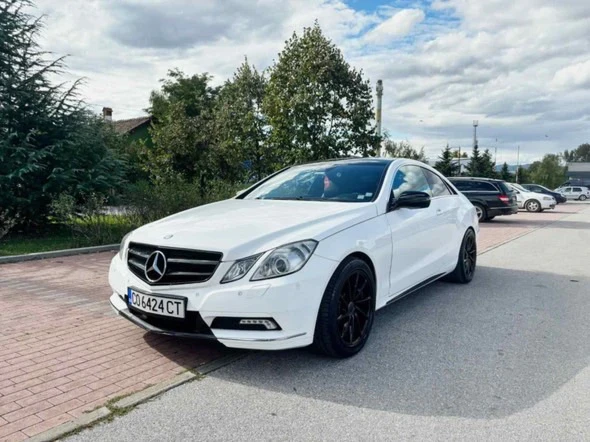 Mercedes-Benz E 250 CGI Coupe, снимка 1 - Автомобили и джипове - 48872287