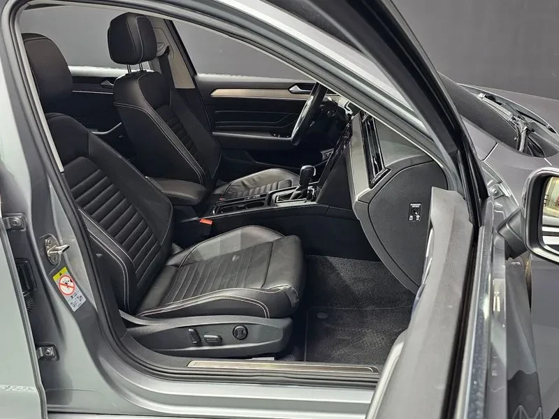 VW Passat 2.0 Tdi Prestige, снимка 10 - Автомобили и джипове - 55562266