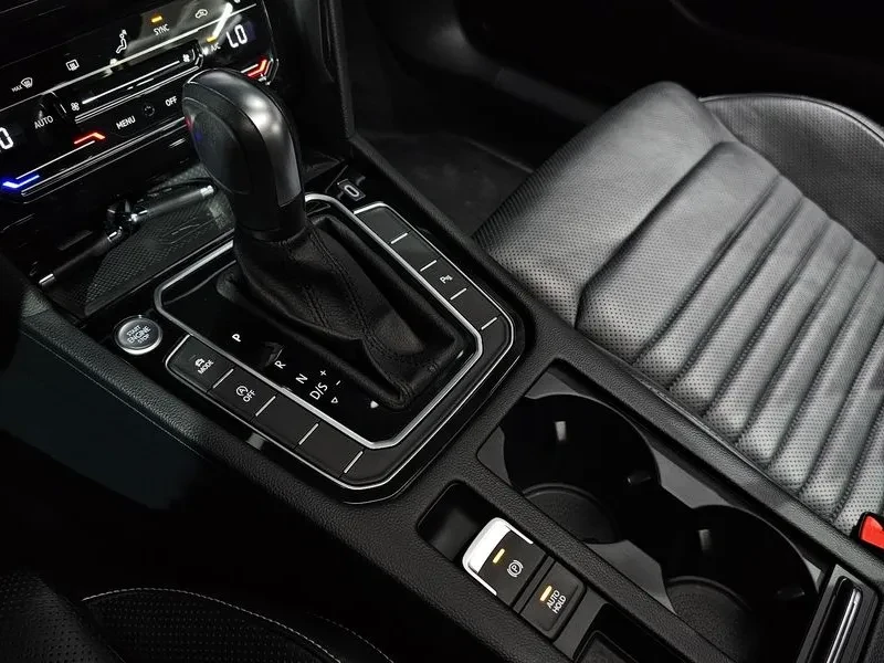 VW Passat 2.0 Tdi Prestige, снимка 9 - Автомобили и джипове - 55562266