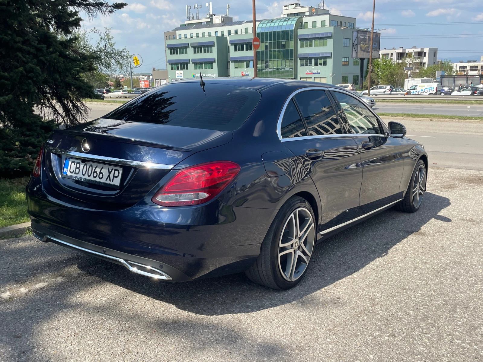 Mercedes-Benz C 300 Седан - изображение 4