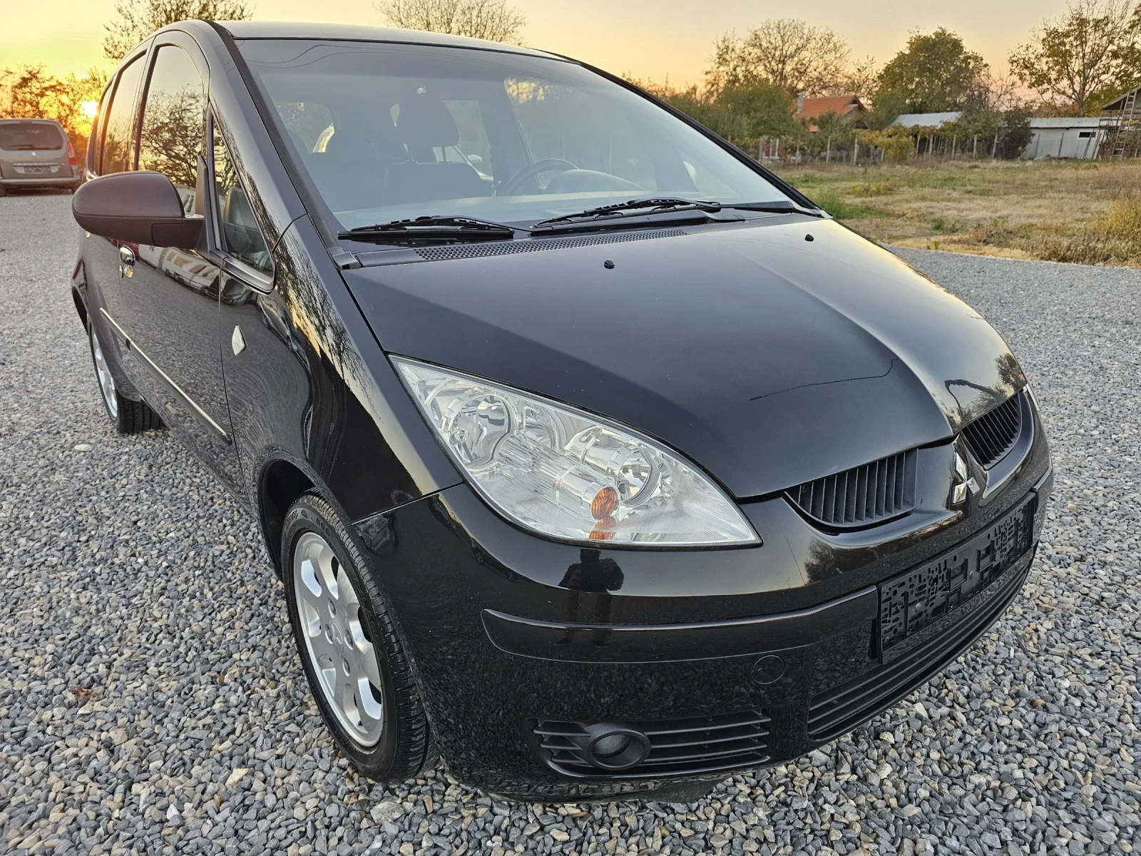 Mitsubishi Colt 1.3i 95k.s - изображение 3