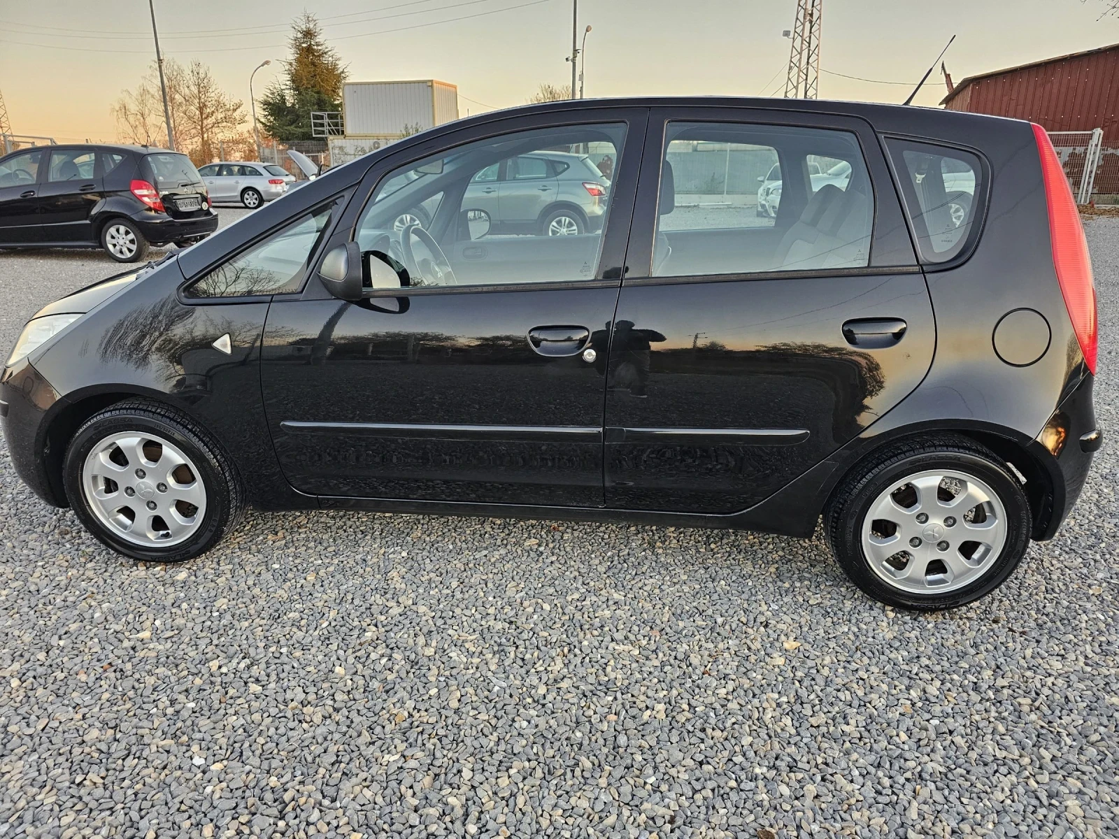 Mitsubishi Colt 1.3i 95k.s - изображение 7