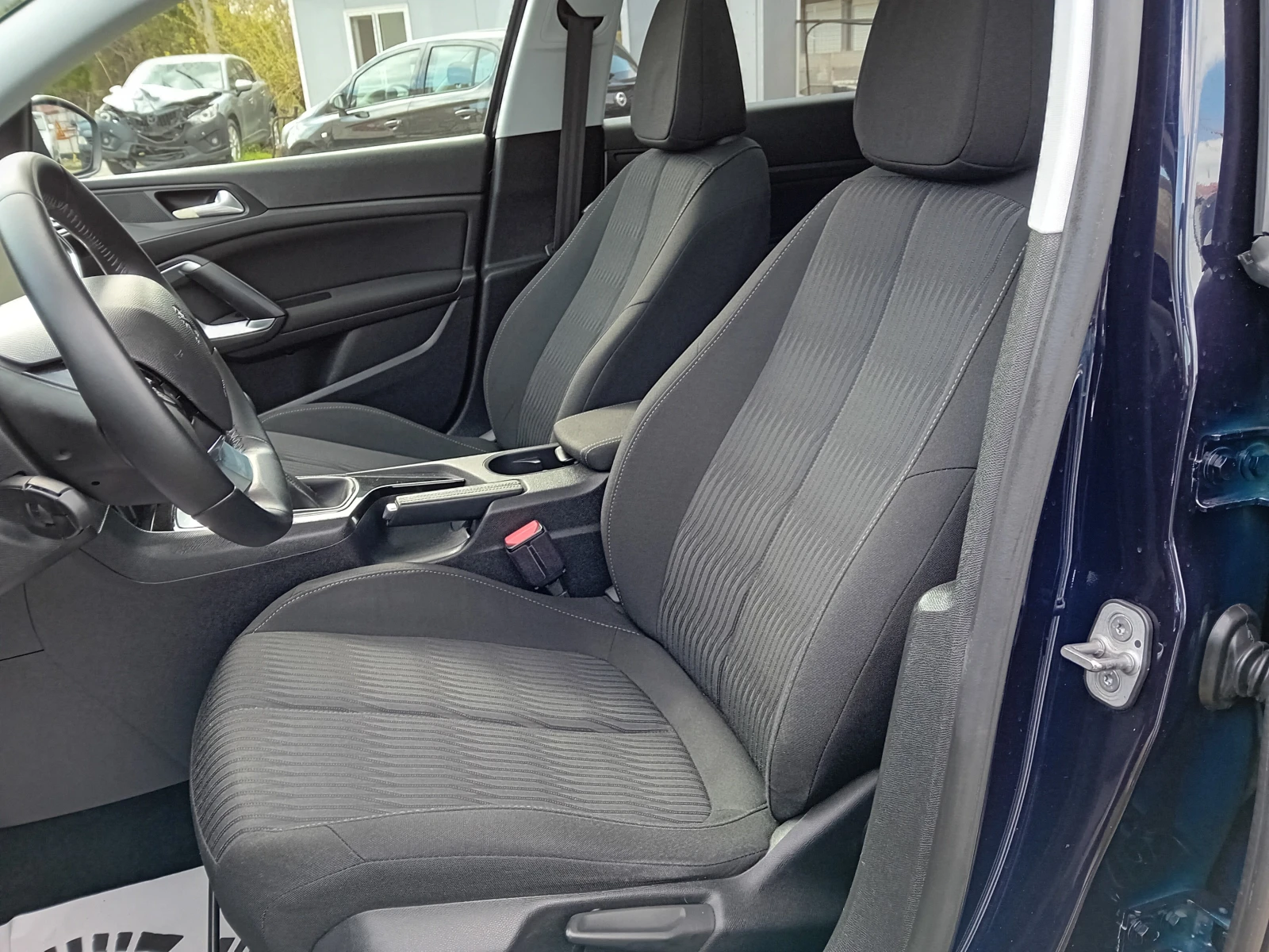 Peugeot 308 1.6HDI NAVI/KAMERA/PANORAMA EURO 6 - изображение 10