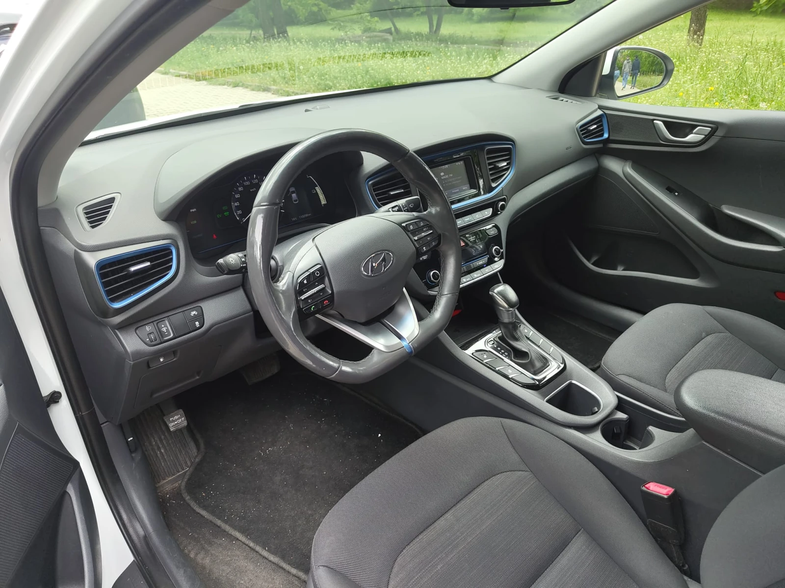 Hyundai Ioniq Hybrid - изображение 7