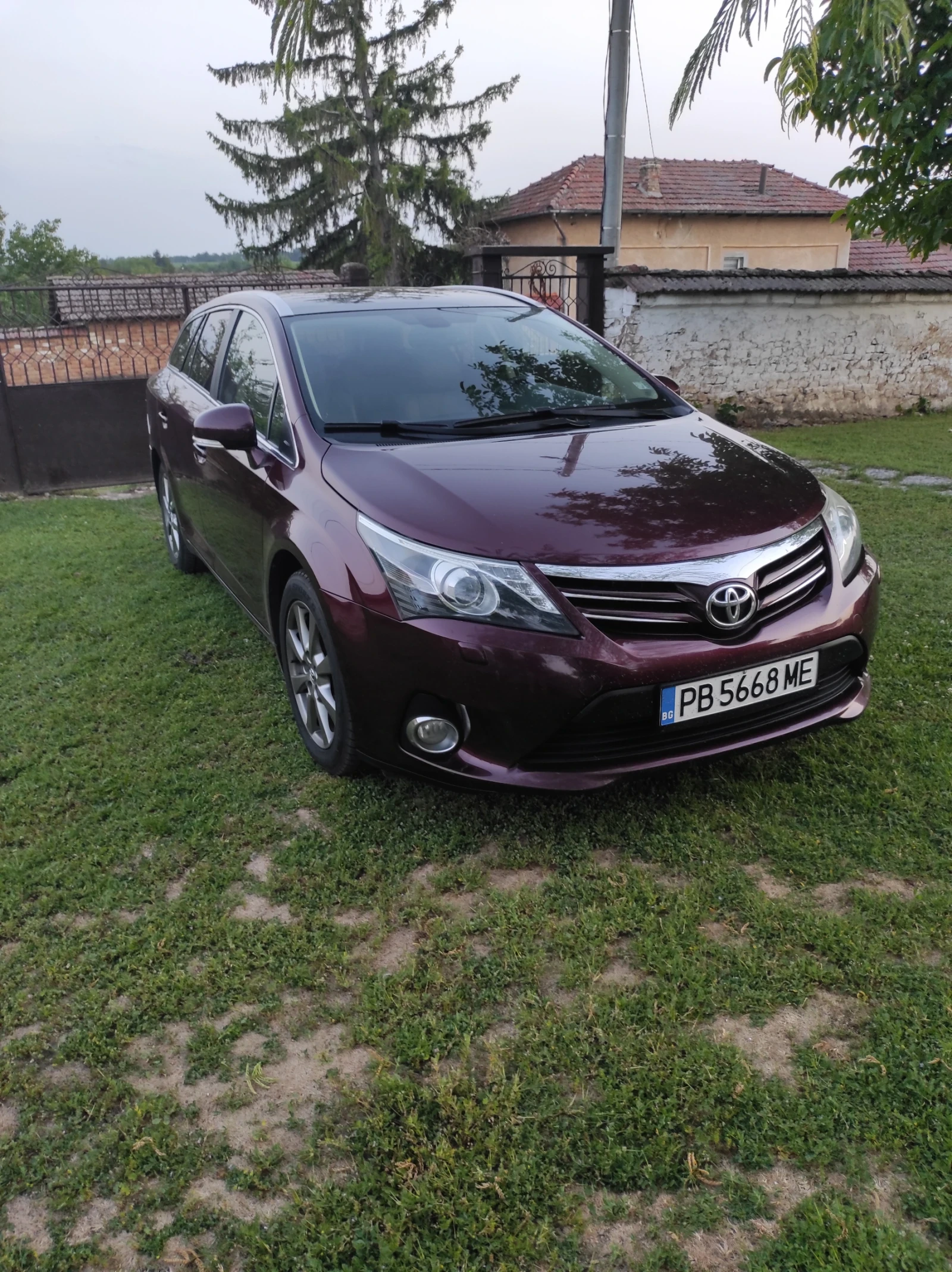 Toyota Avensis Комби - изображение 2