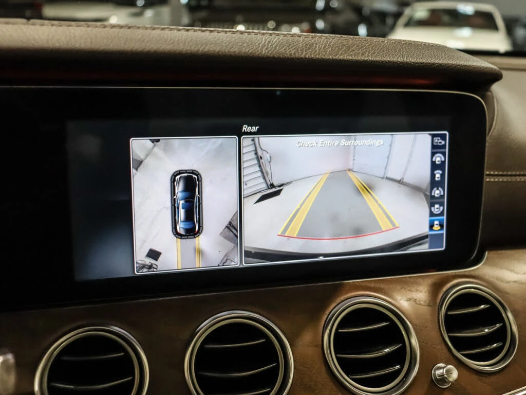 Mercedes-Benz E 400 4MATIC* BURMESTER* DISTRONIC* 360 CAM* ПАНО* AMBIE, снимка 13 - Автомобили и джипове - 53721990