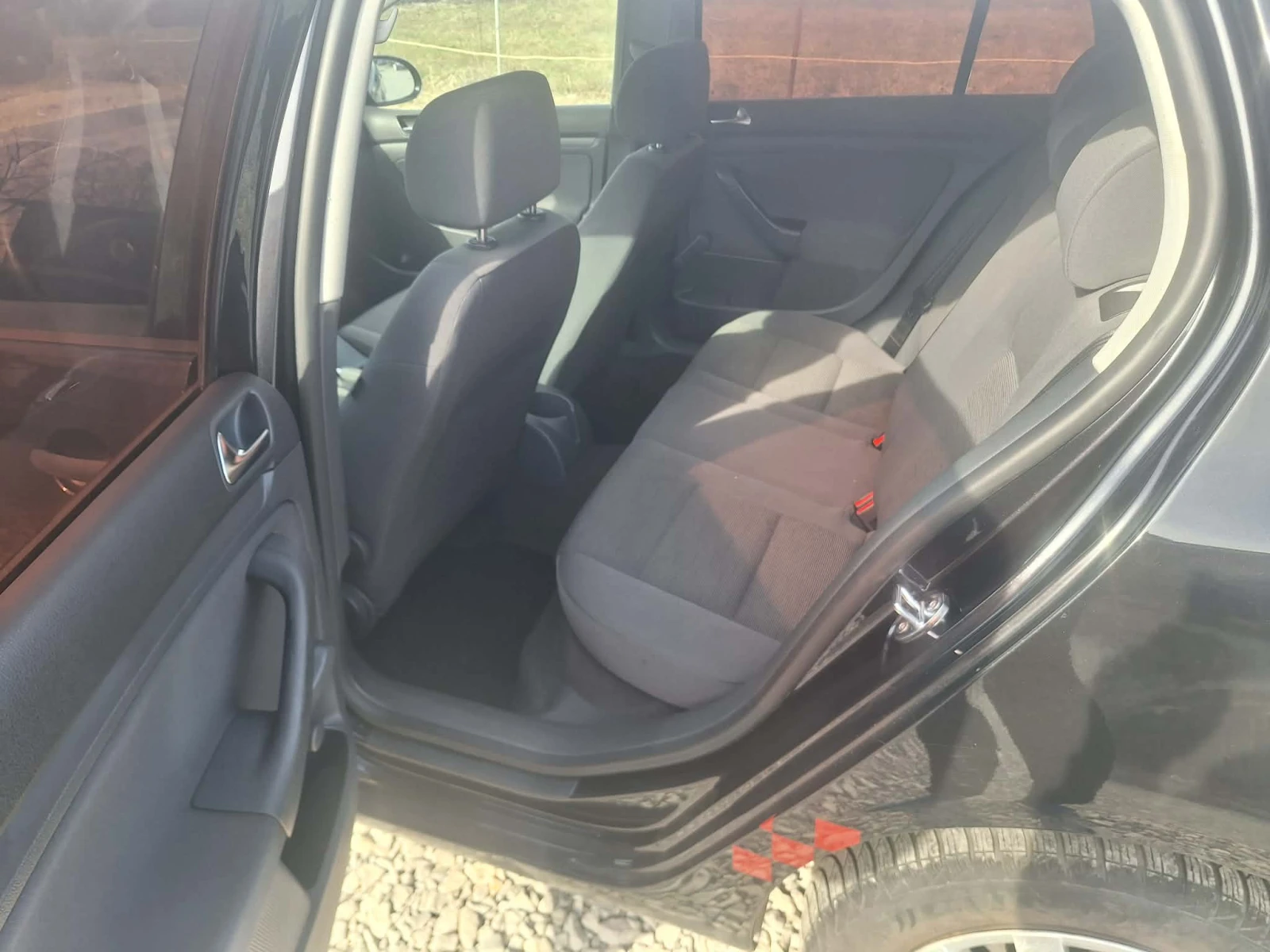 VW Golf 1.6i avtomat, снимка 10 - Автомобили и джипове - 53793715