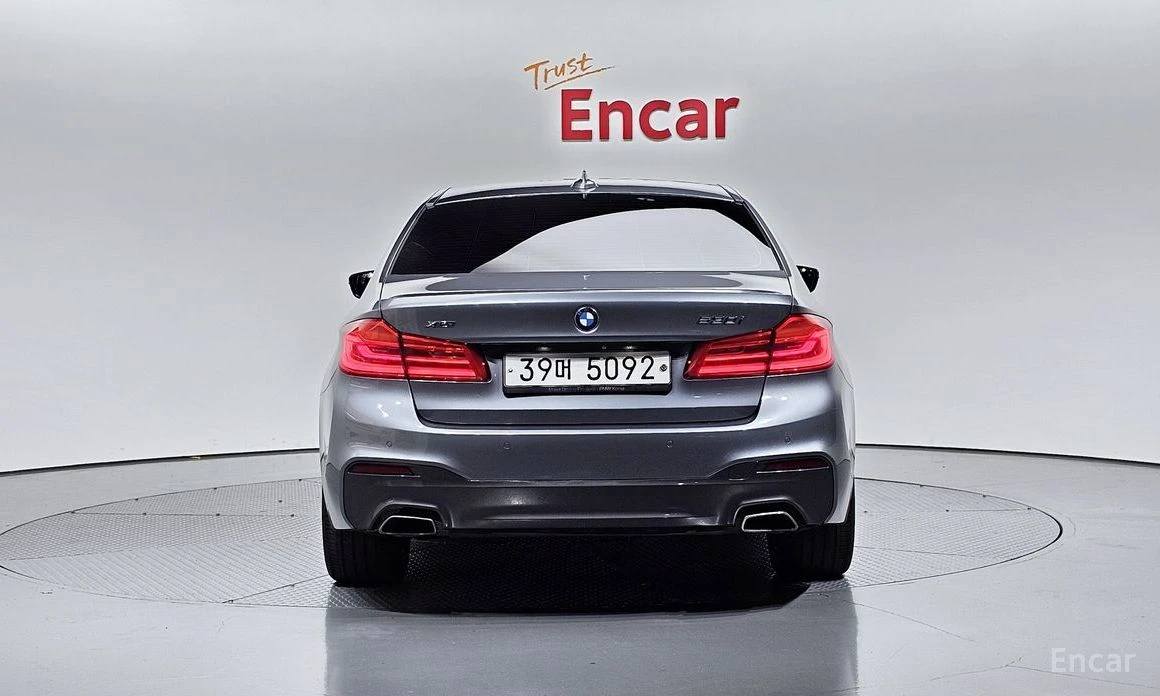 BMW 530 xDrive M Sport Plus* HEAD-UP* 360 CAM* ОБДУХВАНЕ* , снимка 3 - Автомобили и джипове - 53903498