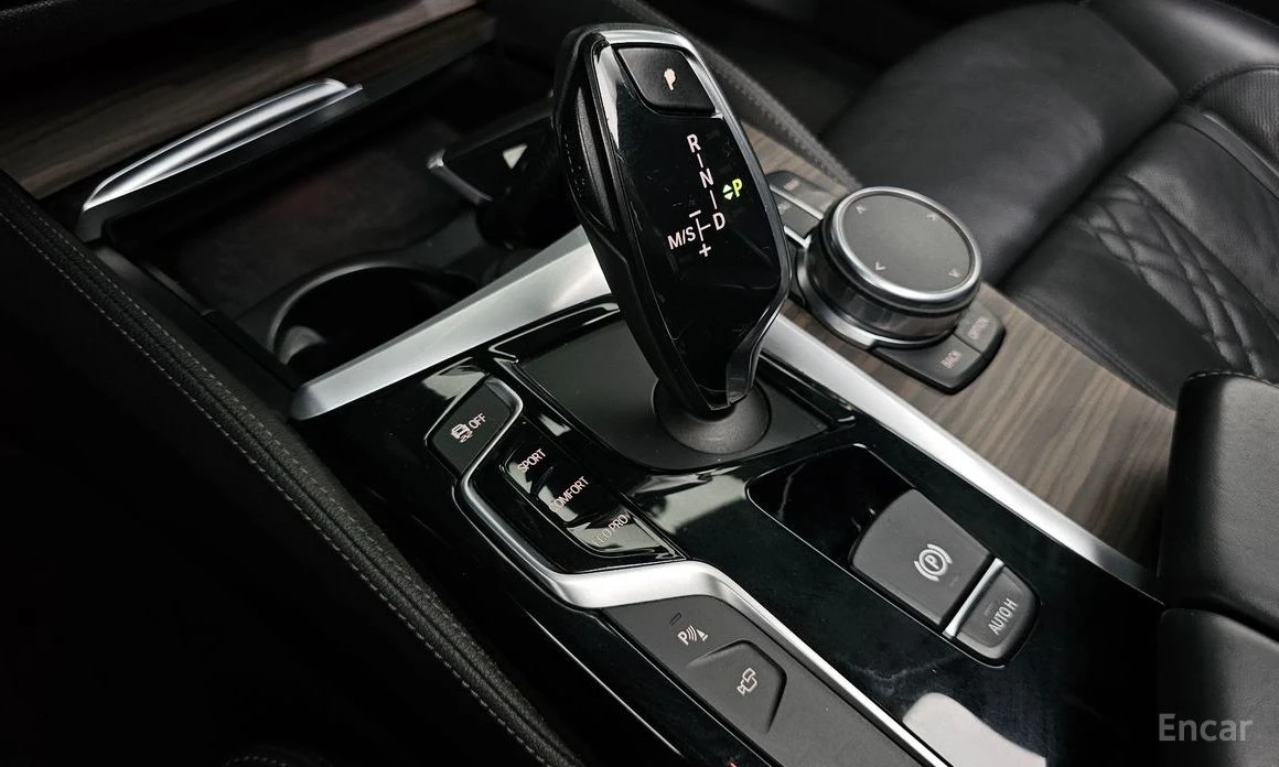 BMW 530 xDrive M Sport Plus* HEAD-UP* 360 CAM* ОБДУХВАНЕ* , снимка 14 - Автомобили и джипове - 53903498