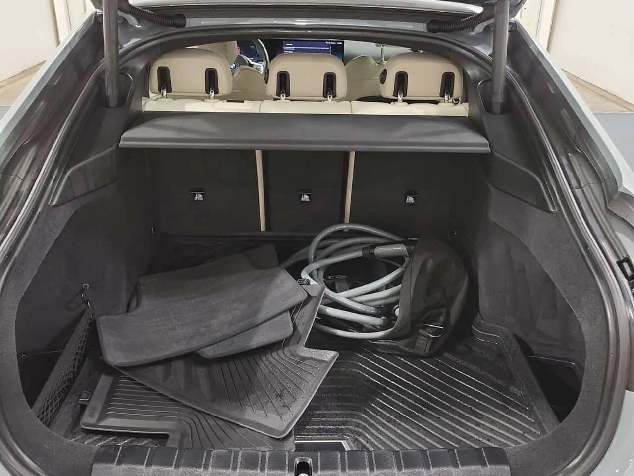 BMW i4 M50 XDRIVE/360/DISTRONIC/ЛАЗЕРИ/HARMAN KARDON, снимка 14 - Автомобили и джипове - 54060729