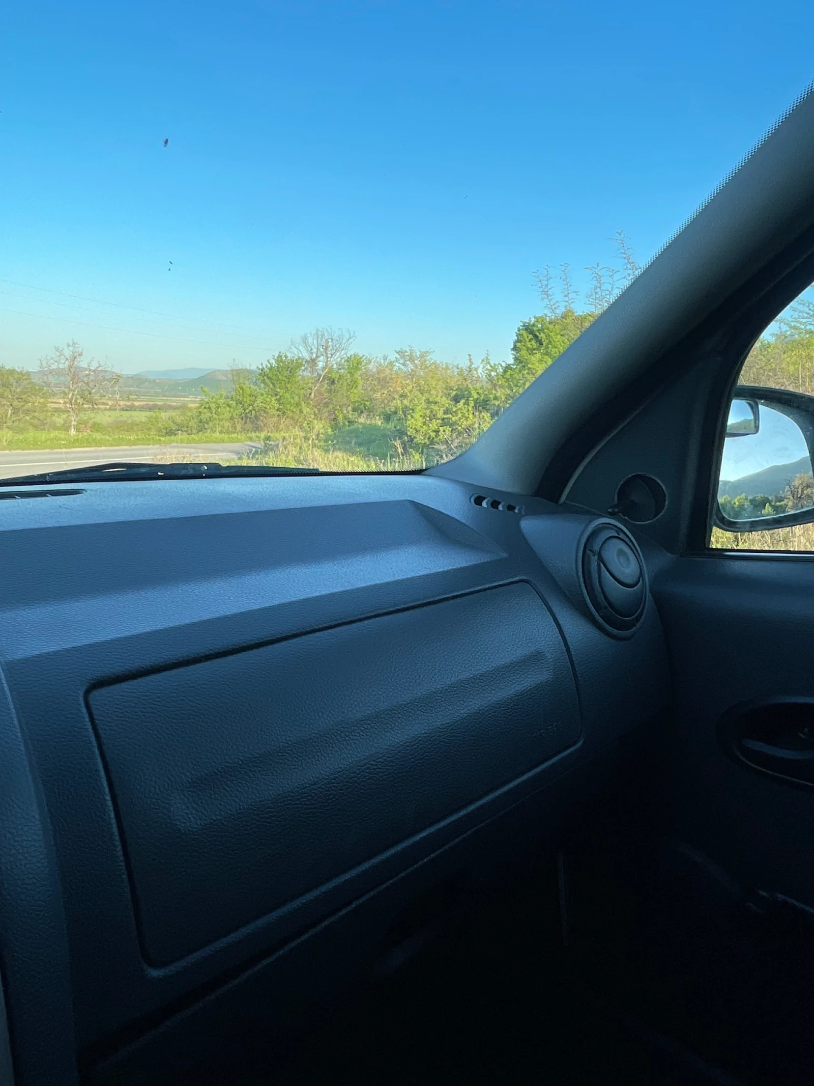 Dacia Logan, снимка 13 - Автомобили и джипове - 54331697