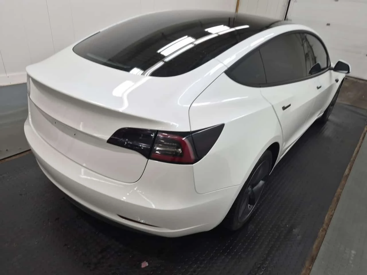 Tesla Model 3 * LONG RANGE * ПОДГРЕВИ * ПАНО * KEYLESS * CARFAX, снимка 3 - Автомобили и джипове - 54820142