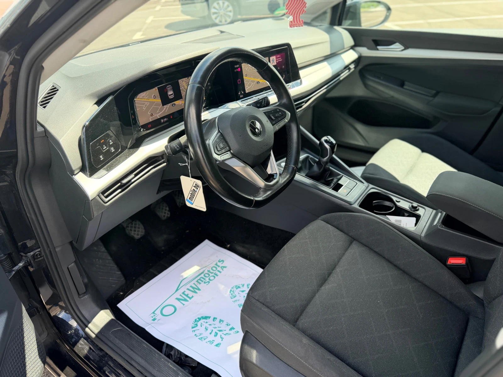 VW Golf 1.5TSI-бензин Серв.история-Лизинг през Уникредит , снимка 9 - Автомобили и джипове - 55038299