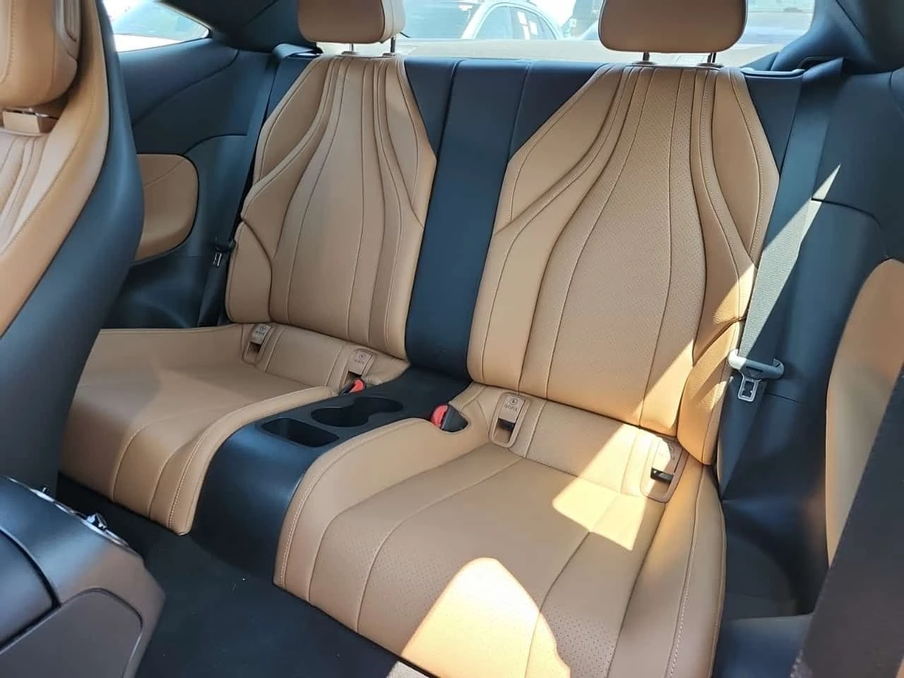 Mercedes-Benz CLE 300 * CARFAX * БЕЗ ПЪРВОНАЧАЛНА ВНОСКА, снимка 12 - Автомобили и джипове - 55475350
