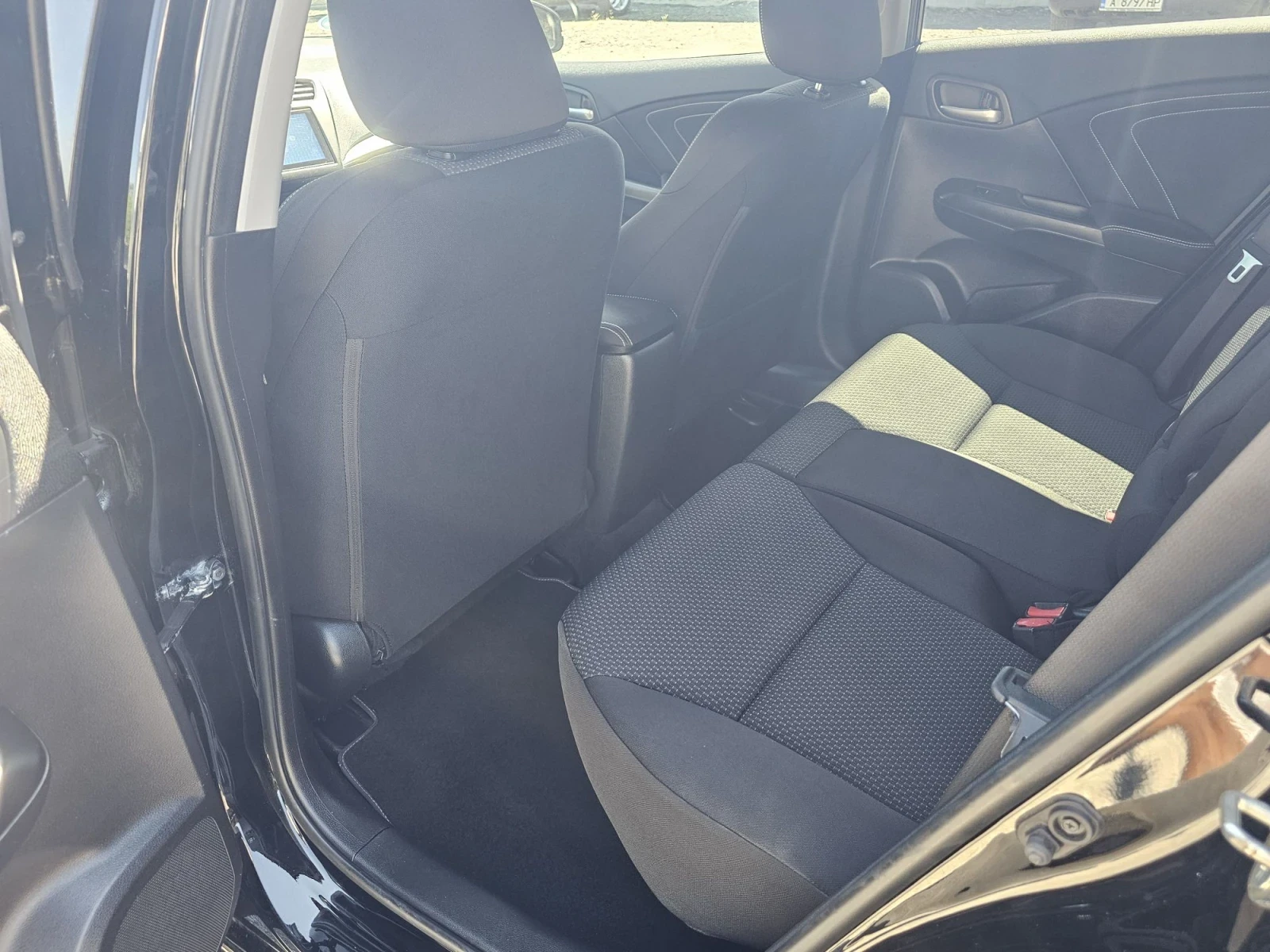 Honda Civic 1.6 D-TEC, снимка 8 - Автомобили и джипове - 55715766