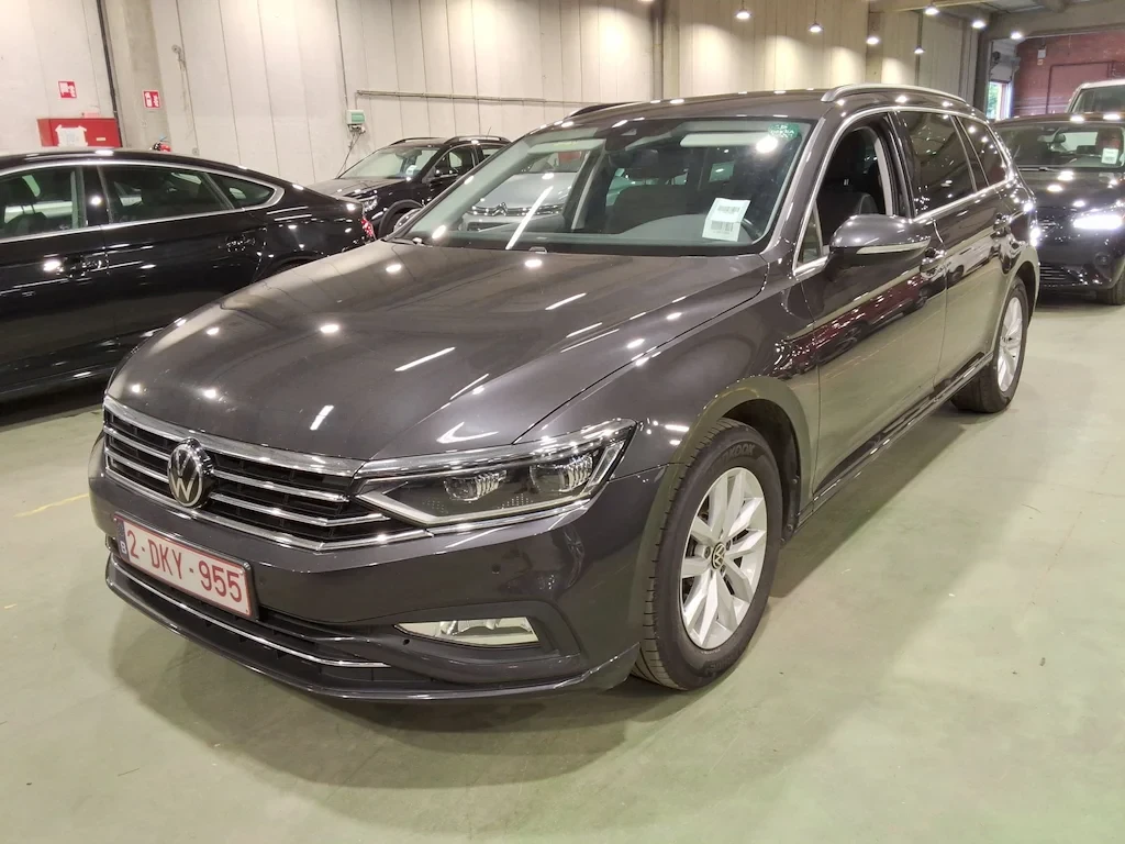 VW Passat 2.0 TDI Style Business / Auto / Navi, снимка 2 - Автомобили и джипове - 55724789