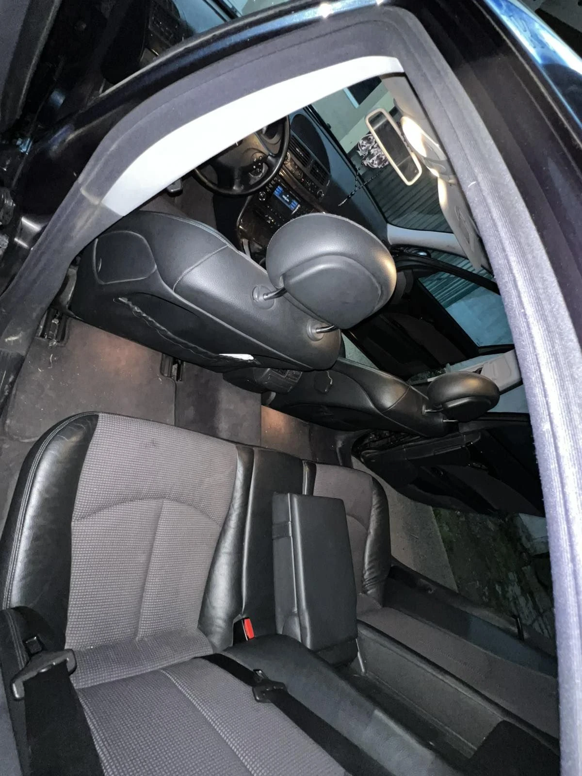 Mercedes-Benz E 270, снимка 9 - Автомобили и джипове - 55854106