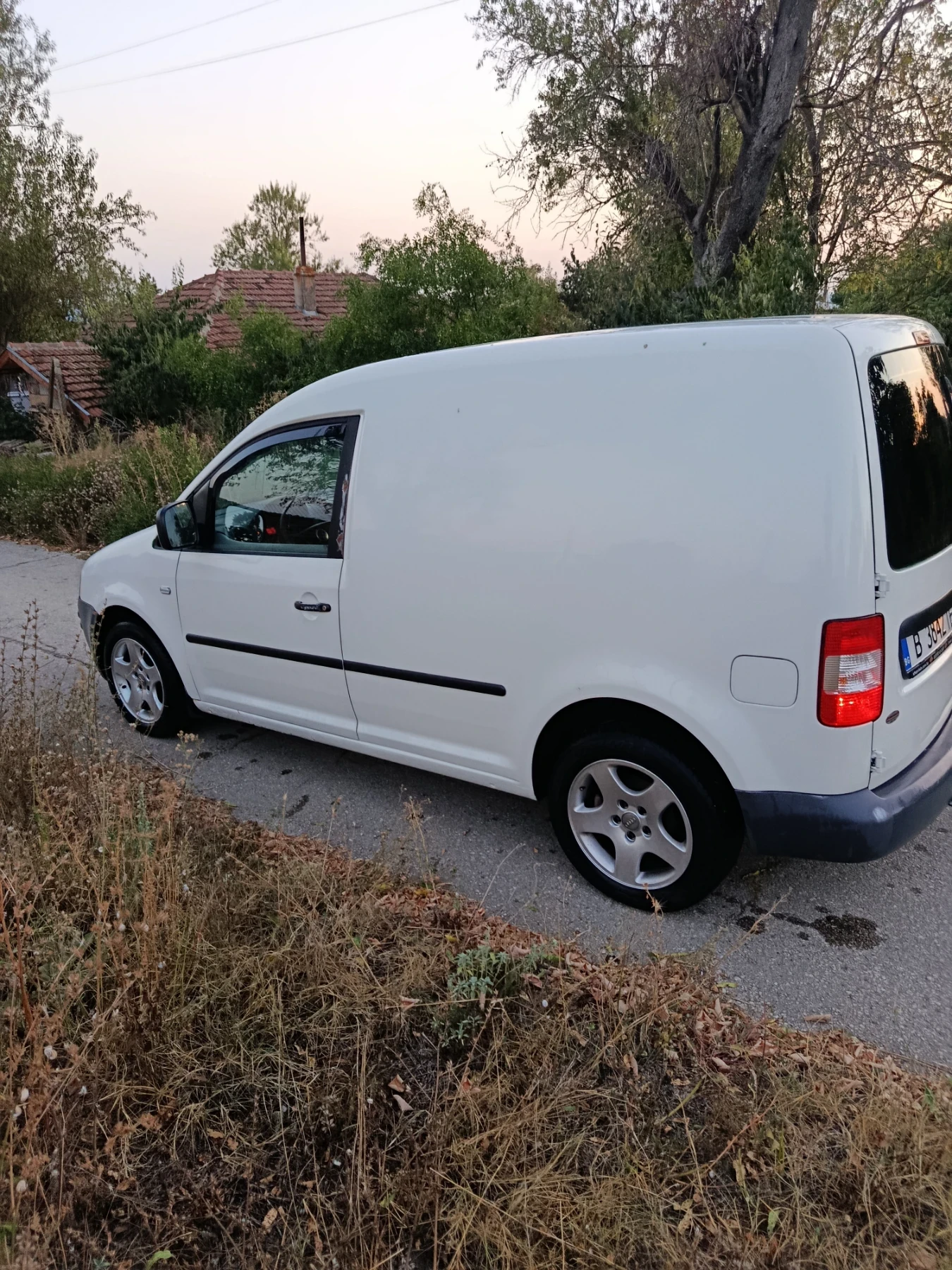 VW Caddy, снимка 8 - Автомобили и джипове - 55879457