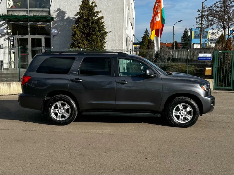 Toyota Sequoia 4WD 5.7L SR5, снимка 4 - Автомобили и джипове - 44452244