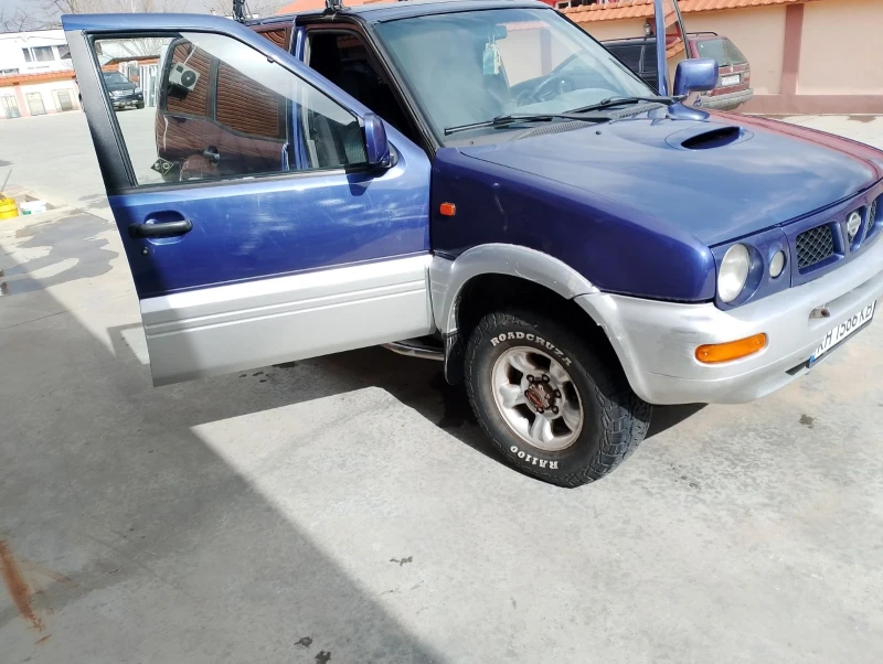 Nissan Terrano, снимка 3 - Автомобили и джипове - 49580815