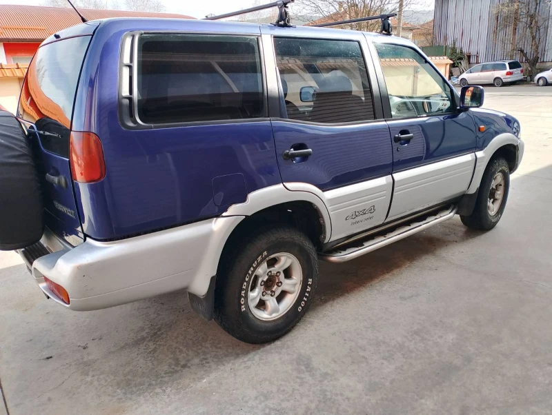 Nissan Terrano, снимка 11 - Автомобили и джипове - 49580815