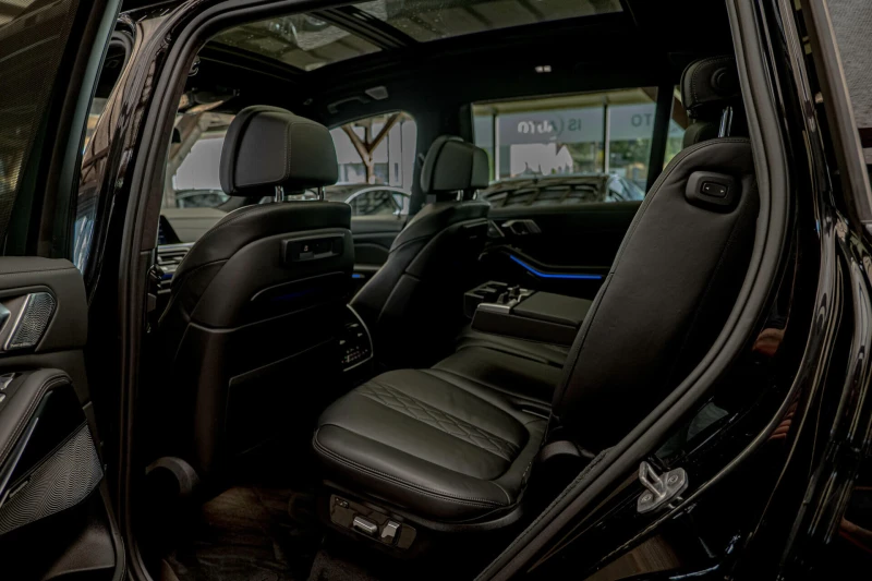 BMW X7 40i/Indiv/M-Technik/Bower&Wilkins Diamond/SKY Loun, снимка 9 - Автомобили и джипове - 51826420