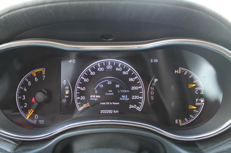 Jeep Grand cherokee 5.7 V8 HEMI * * CARFAX * * АВТО КРЕДИТ * * , снимка 9 - Автомобили и джипове - 53407797