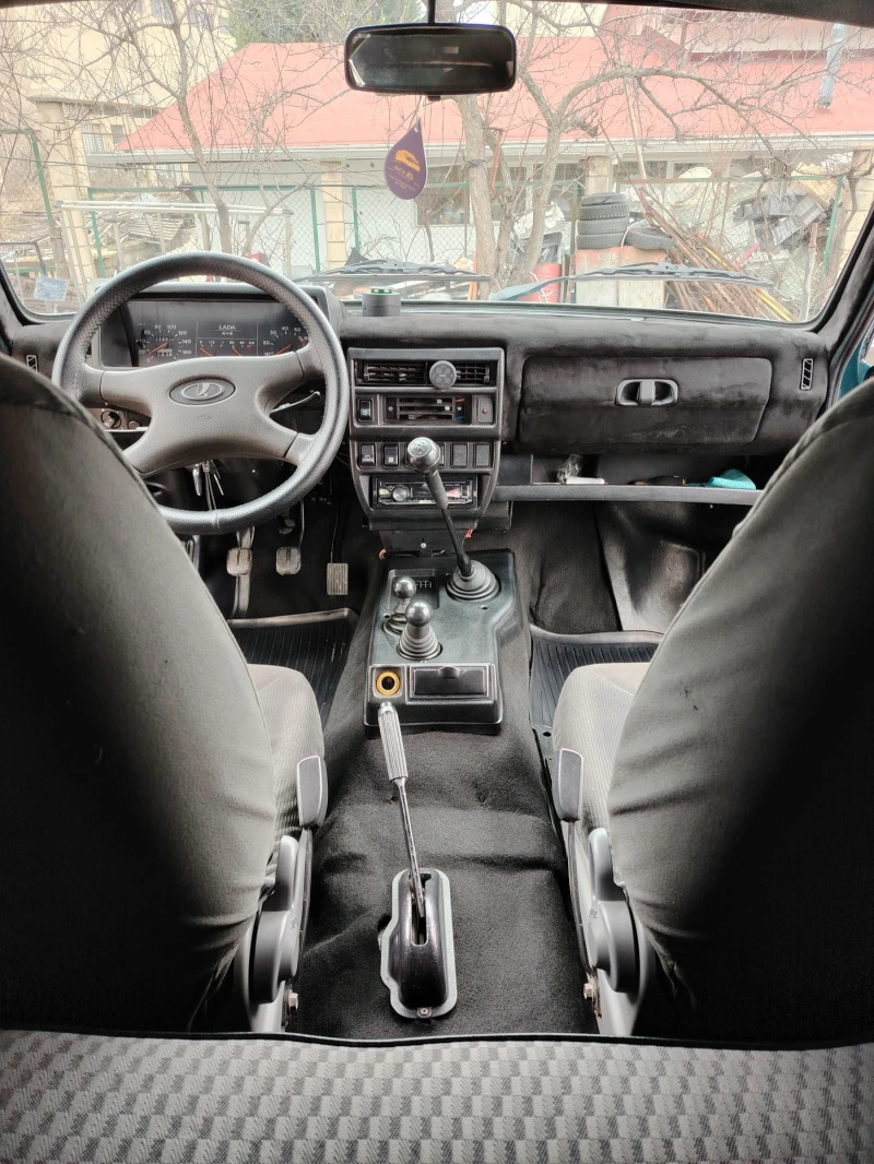 Lada Niva 1, 7 i, снимка 8 - Автомобили и джипове - 53445477
