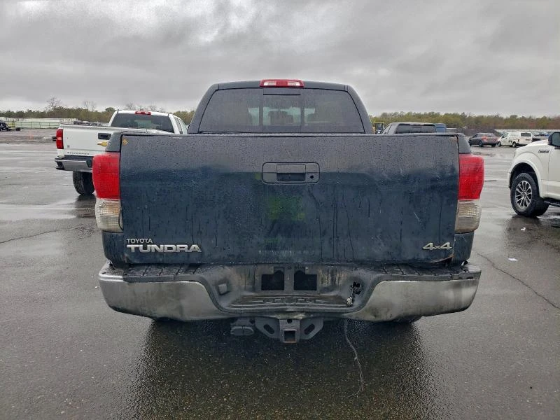 Toyota Tundra 5.7L 8 4x4 w/Rear Wheel Drv, снимка 8 - Автомобили и джипове - 52907530