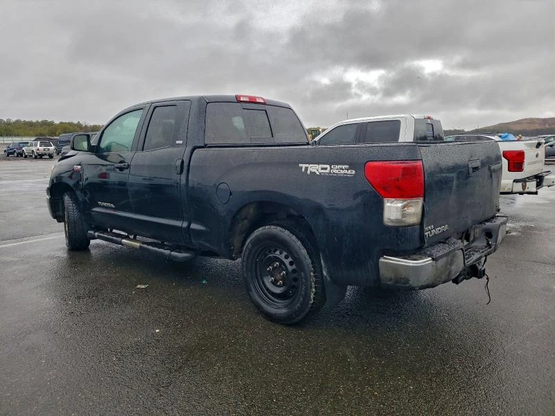 Toyota Tundra 5.7L 8 4x4 w/Rear Wheel Drv, снимка 2 - Автомобили и джипове - 52907530