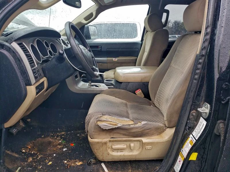 Toyota Tundra 5.7L 8 4x4 w/Rear Wheel Drv, снимка 9 - Автомобили и джипове - 52907530