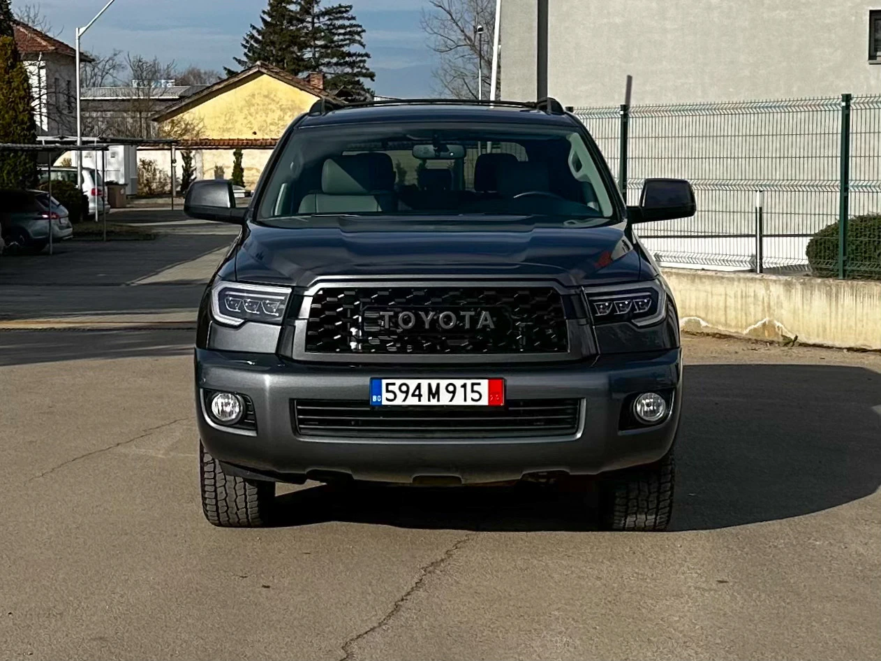 Toyota Sequoia 4WD 5.7L SR5 - изображение 2