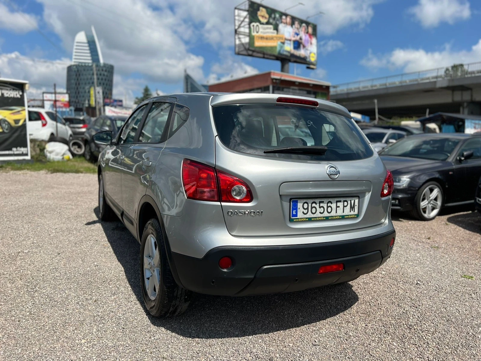 Nissan Qashqai 1.6 бензин лизинг Уникредит по 270 лв на месец - изображение 4