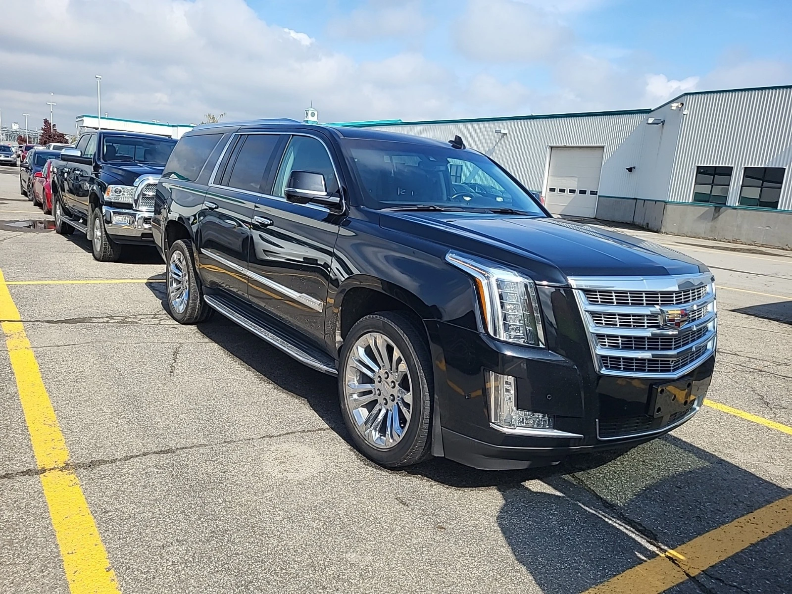 Cadillac Escalade PREMIUM LUXURY * * CARFAX * * АВТО КРЕДИТ * *  - изображение 2
