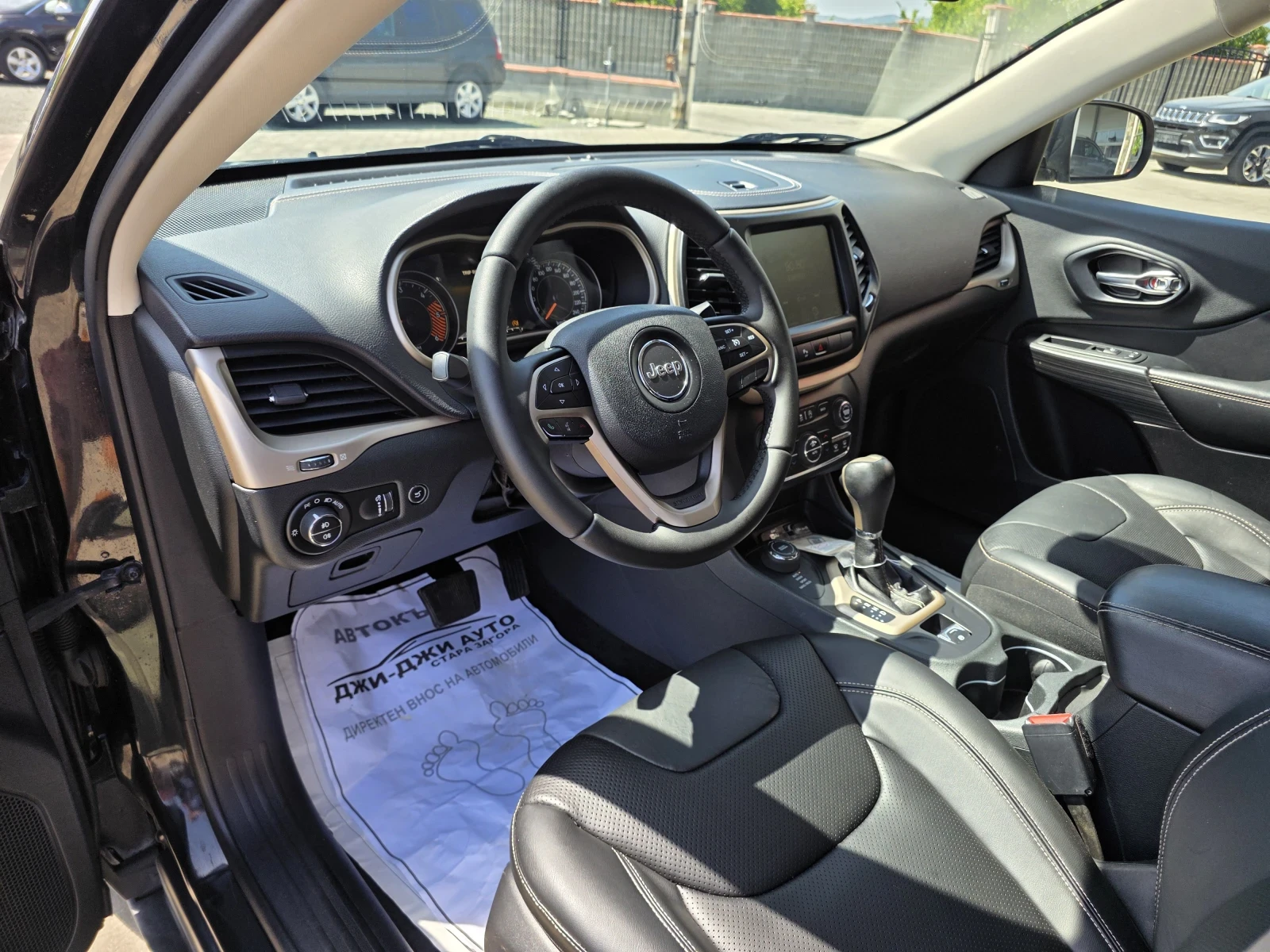 Jeep Cherokee 2.0MJET 4X4, снимка 7 - Автомобили и джипове - 52583823