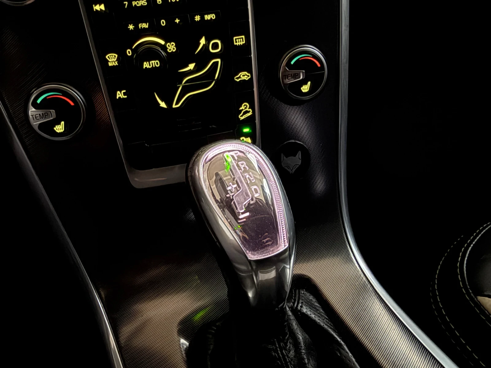 Volvo XC60 Crystal* R Design* D5* 4x4* Xenon* Automat* Navi*  | Mobile.bg � ����������� 17