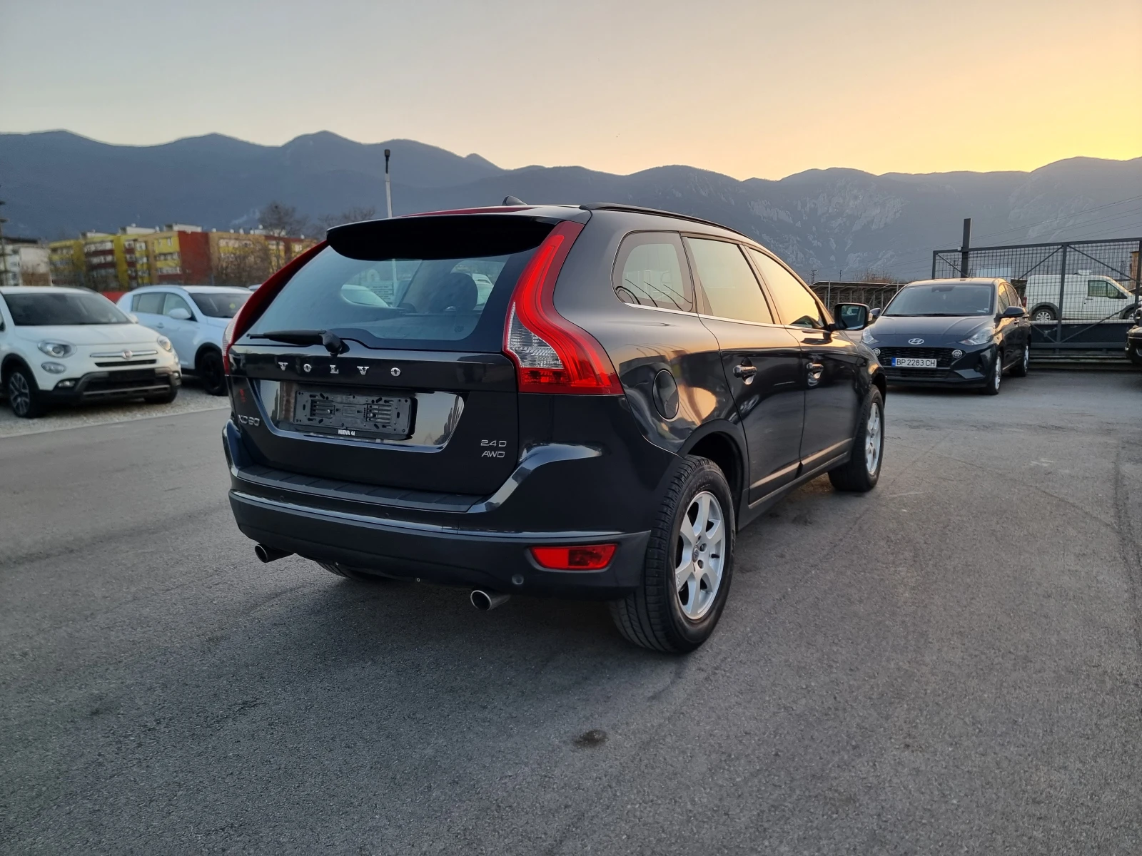 Volvo XC60 2.4 D5, снимка 6 - Автомобили и джипове - 53834171