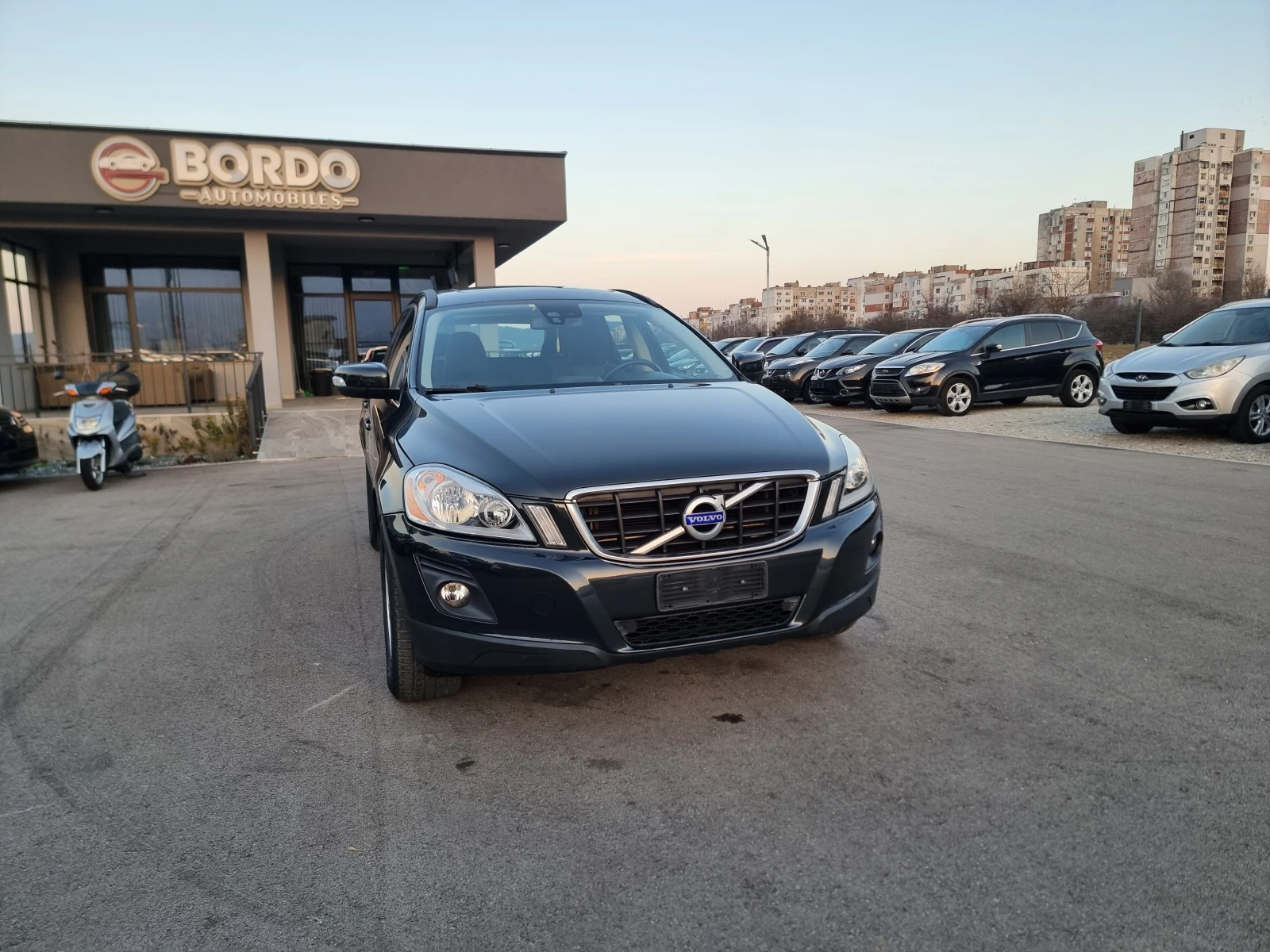 Volvo XC60 2.4 D5, снимка 9 - Автомобили и джипове - 53834171