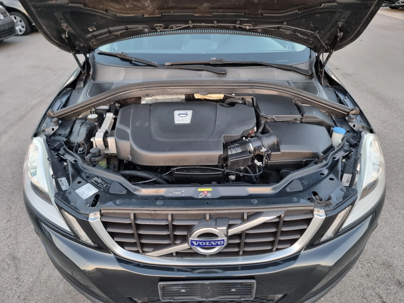 Volvo XC60 2.4 D5, снимка 17 - Автомобили и джипове - 53834171