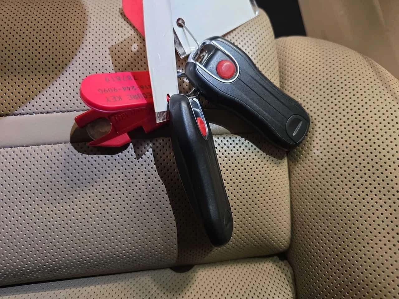 Porsche Cayenne AWD/ОБДУХ/ПОДГРЕВ/ПАНО+ ГУМИ/ОТ ПРЕДСТАВИТЕЛСТВО, снимка 12 - Автомобили и джипове - 53930174