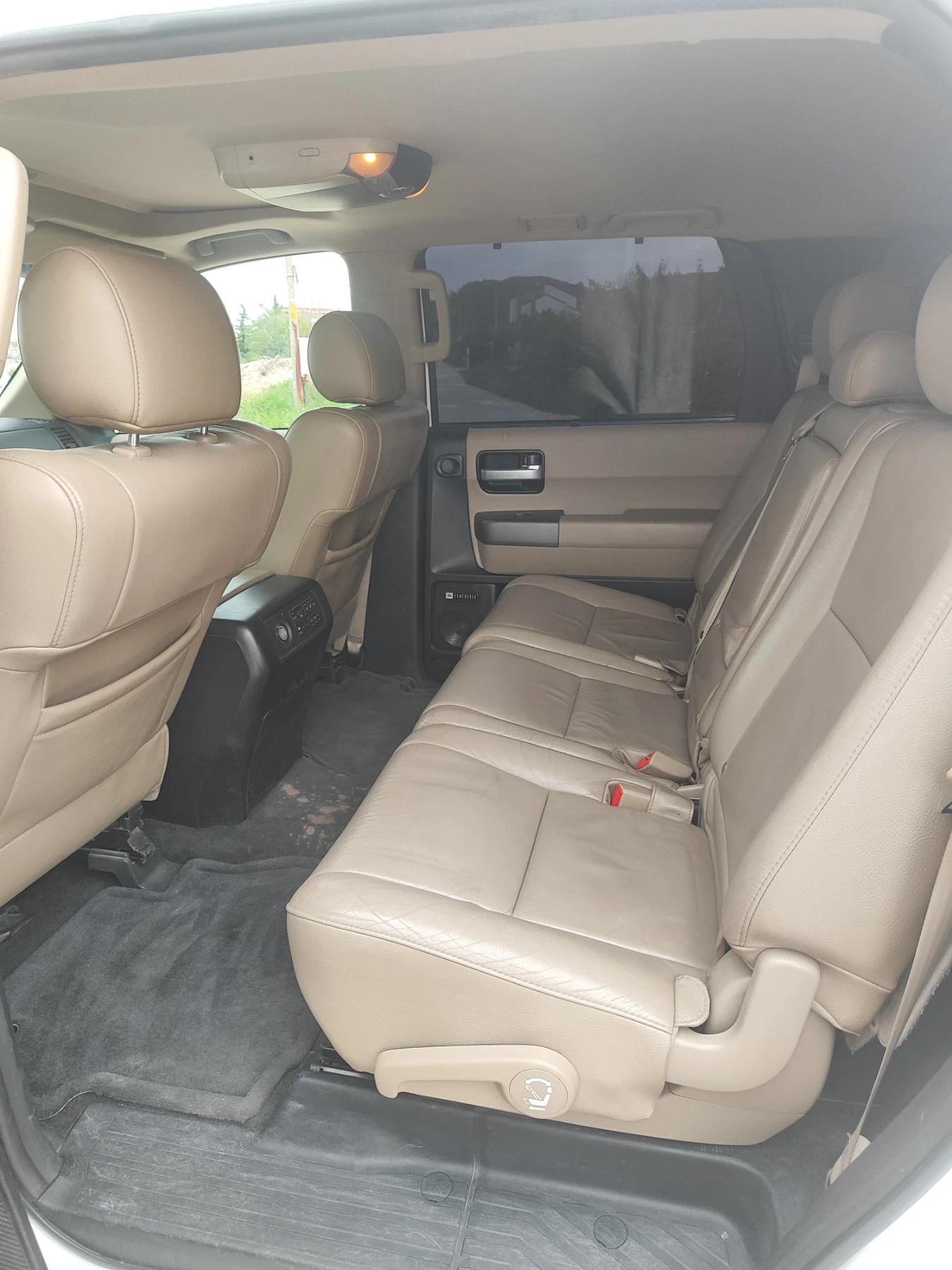 Toyota Sequoia 5.7 LIMITED GAS, снимка 10 - Автомобили и джипове - 54482226