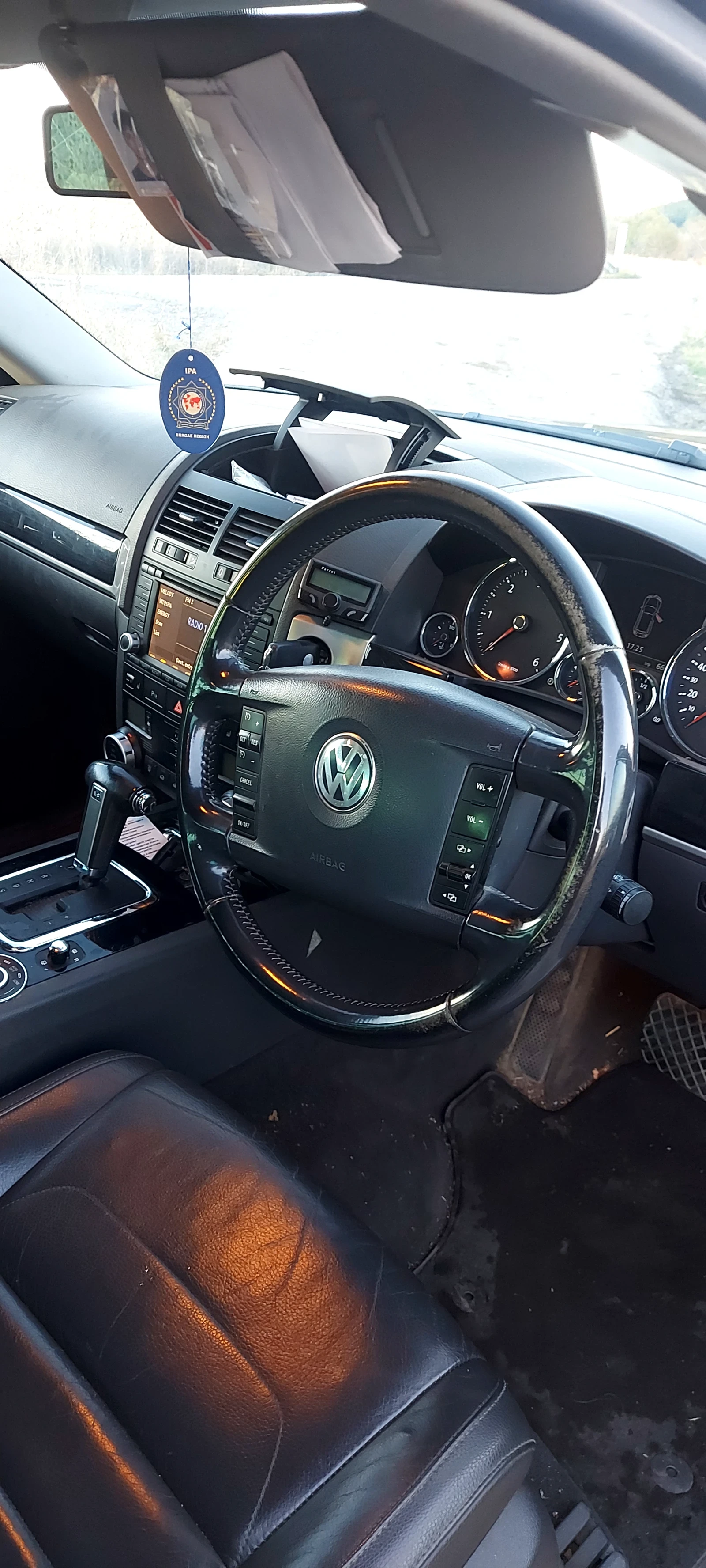 VW Touareg, снимка 5 - Автомобили и джипове - 56639066