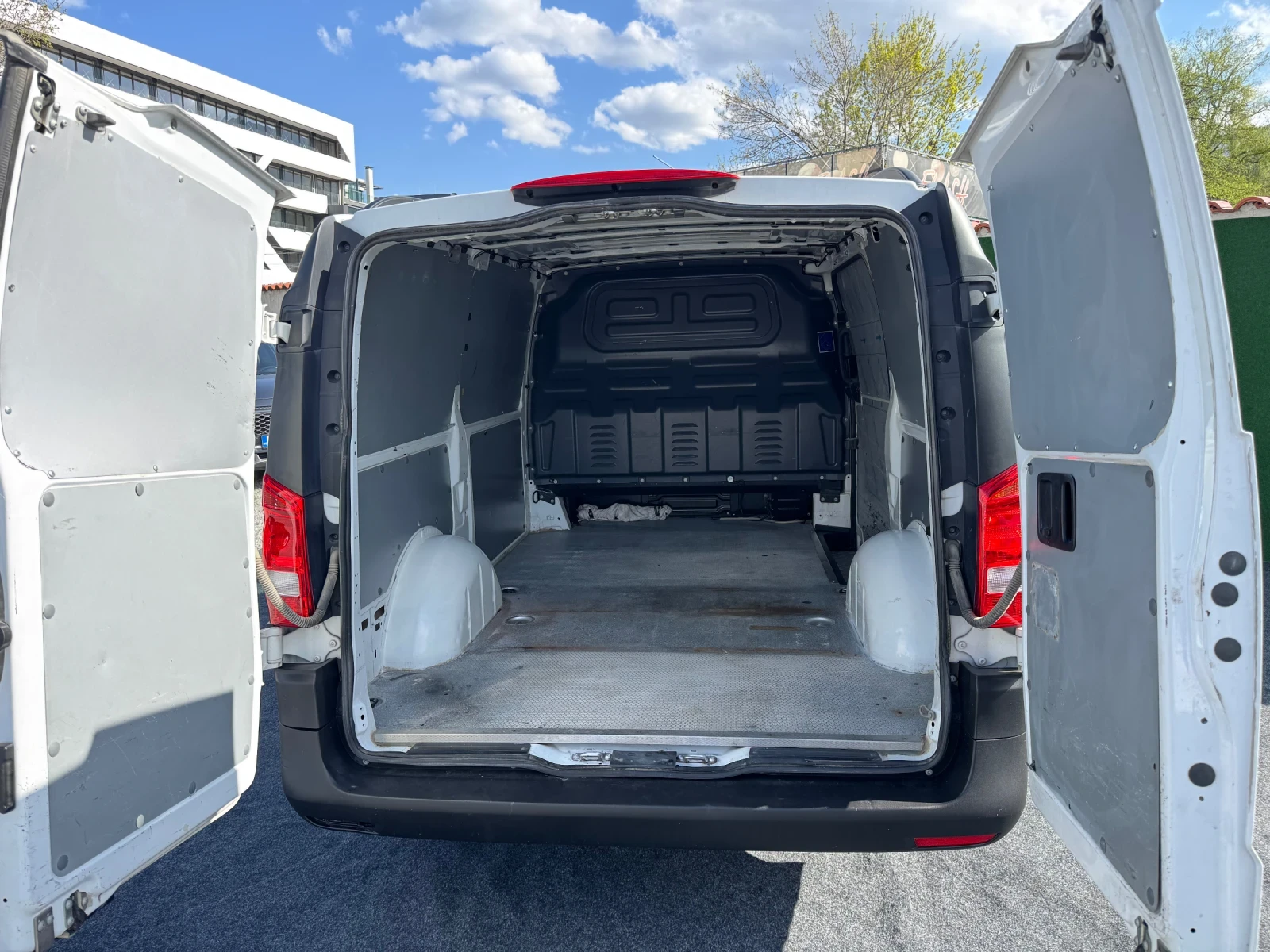 Mercedes-Benz Vito 116D АВТОМАТИК EURO-6 - изображение 5