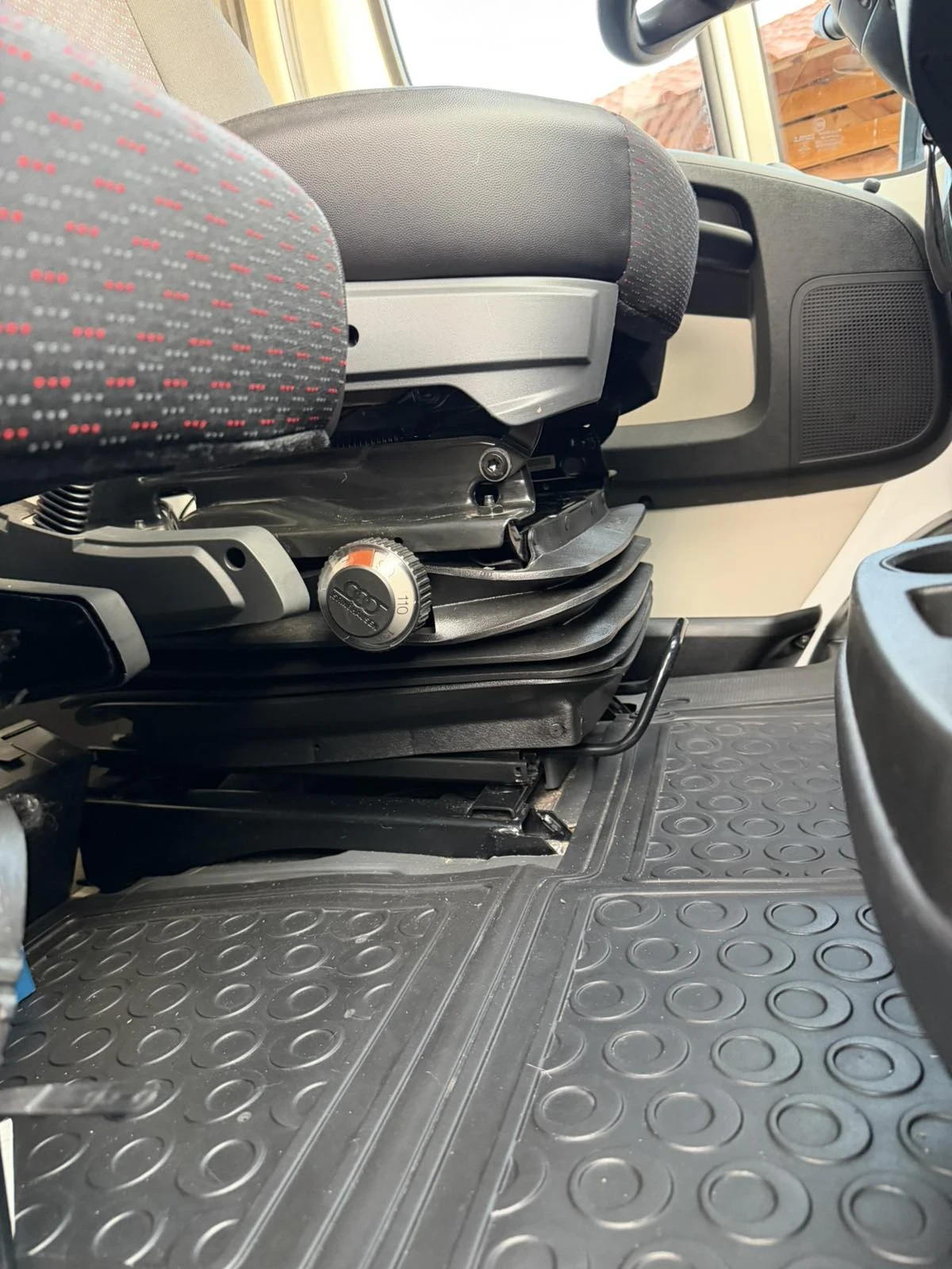 Peugeot Boxer 2.0 BlueHD, снимка 7 - Бусове и автобуси - 53885698