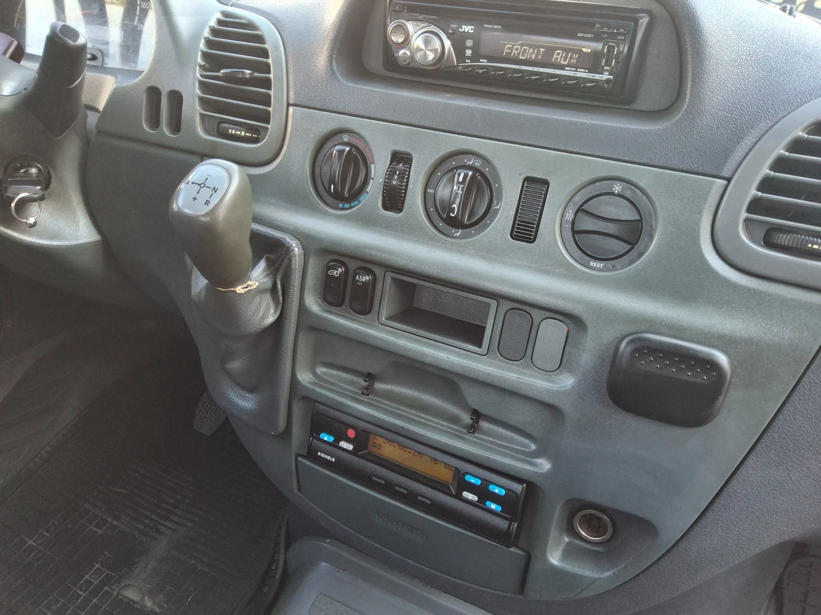 Mercedes-Benz Sprinter 416 2.7CDI 156PS, снимка 10 - Бусове и автобуси - 55105558
