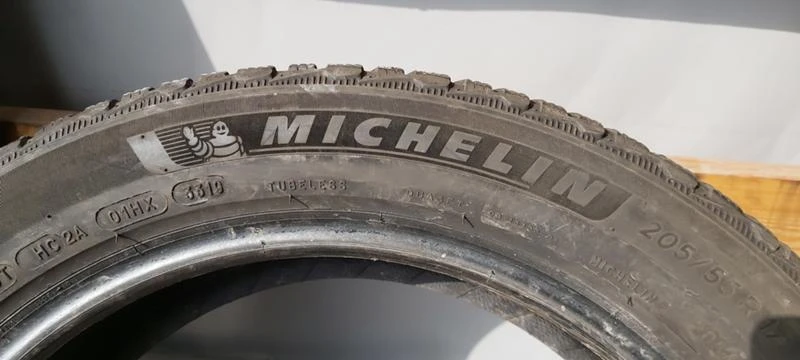 Гуми Зимни 205/55R17, снимка 8 - Гуми и джанти - 31996725