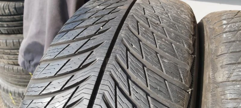 Гуми Зимни 205/55R17, снимка 7 - Гуми и джанти - 31996725