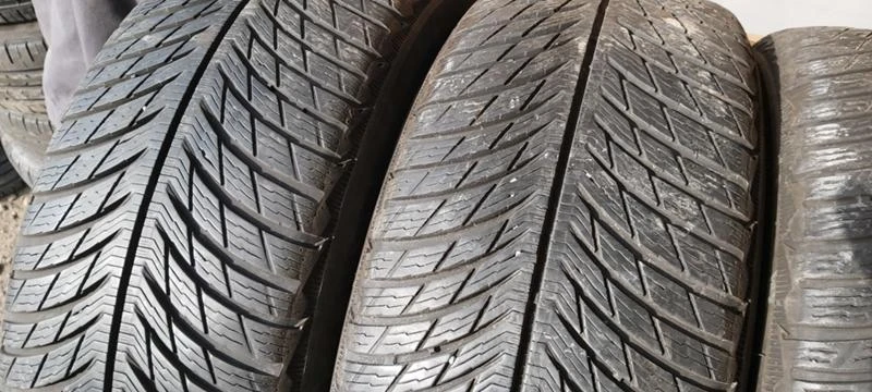 Гуми Зимни 205/55R17, снимка 2 - Гуми и джанти - 31996725